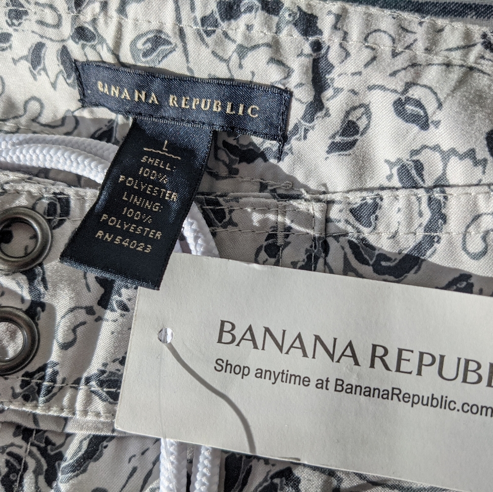 Banana Republic swim trunks black & white large